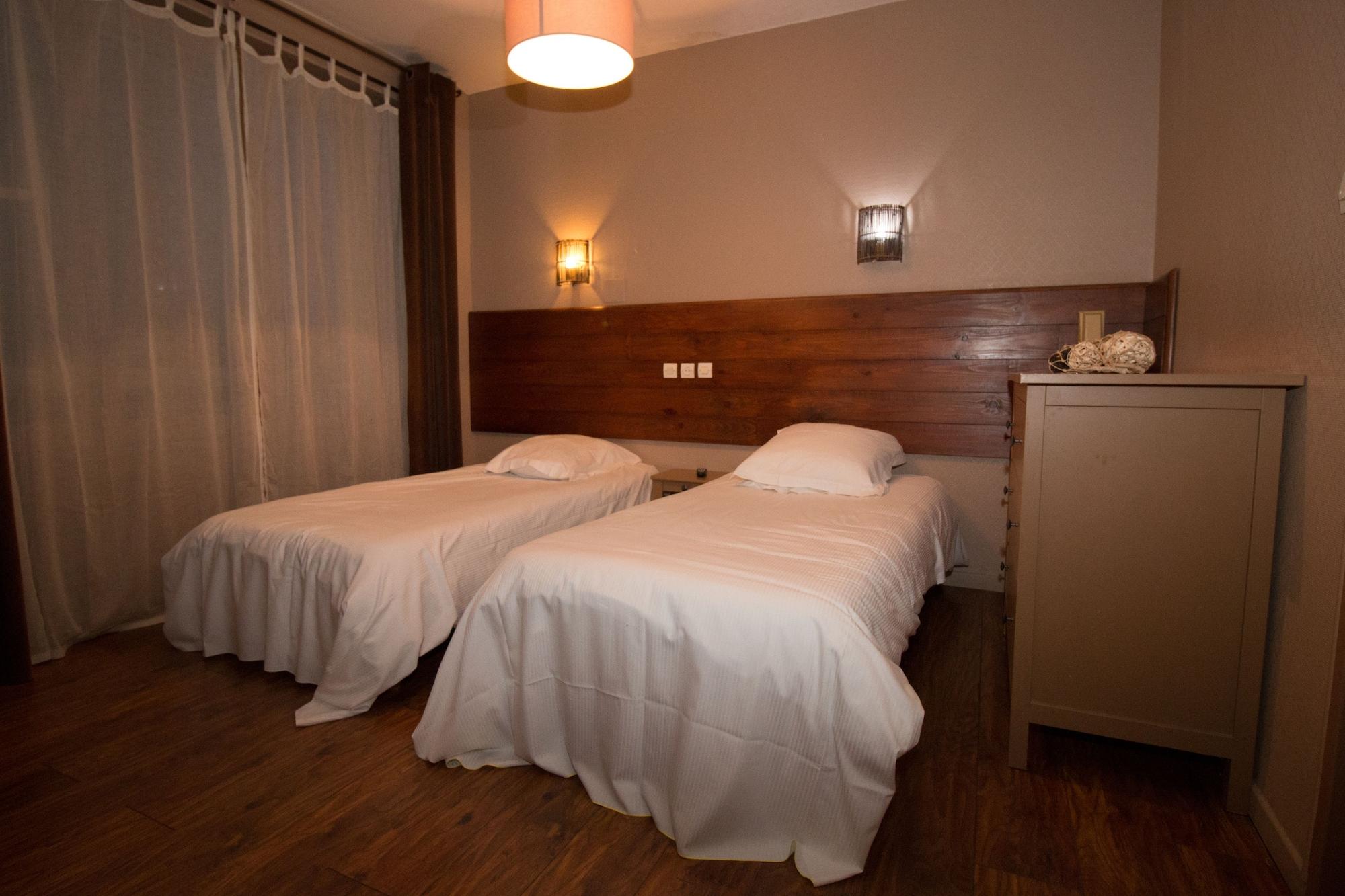 Hotel Pacific กาเลส์ ภายนอก รูปภาพ