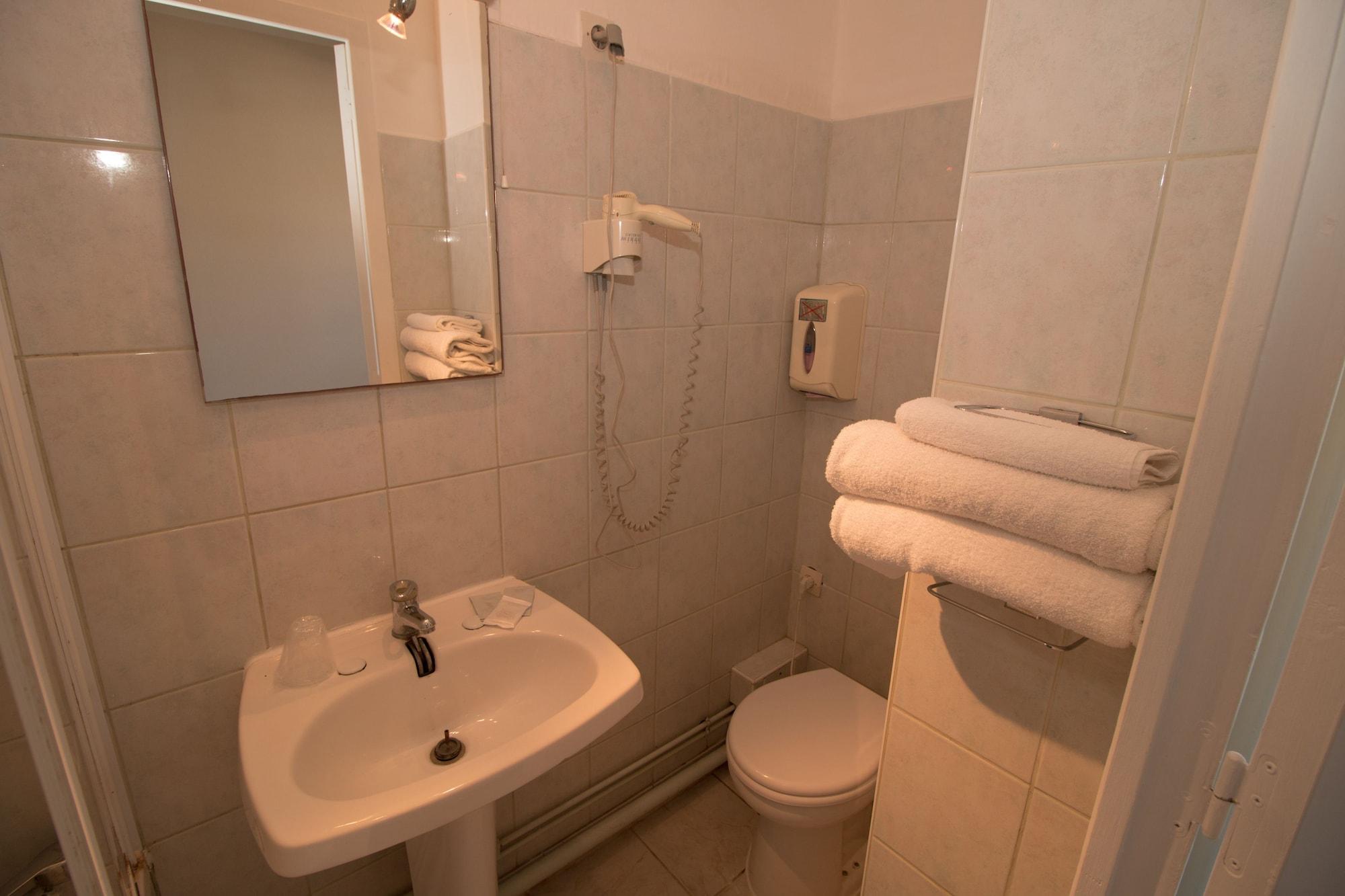 Hotel Pacific กาเลส์ ภายนอก รูปภาพ