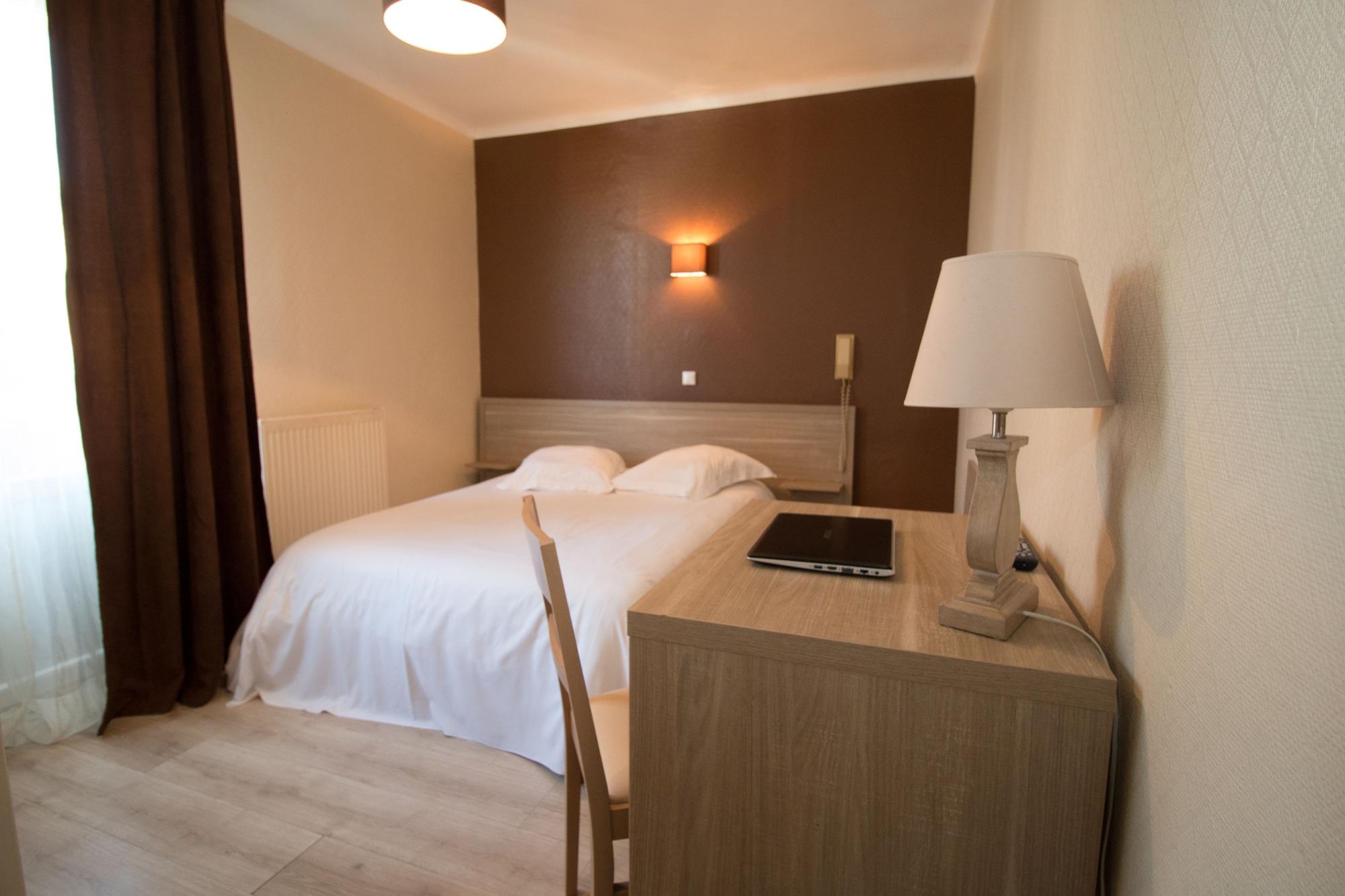 Hotel Pacific กาเลส์ ภายนอก รูปภาพ